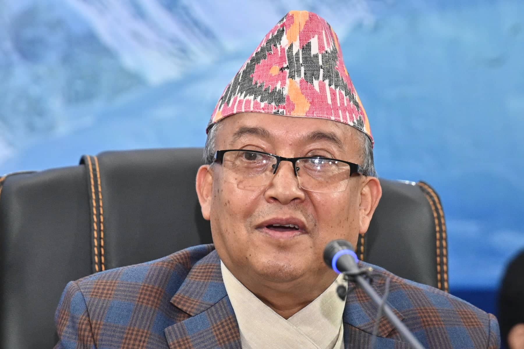आचारसंहितामा कडाइ गर्न प्रमुख निर्वाचन आयुक्त थपलियाको निर्देशन
